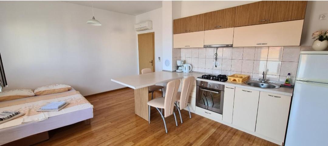 Apartmani Gizela Donji Seget Cameră foto