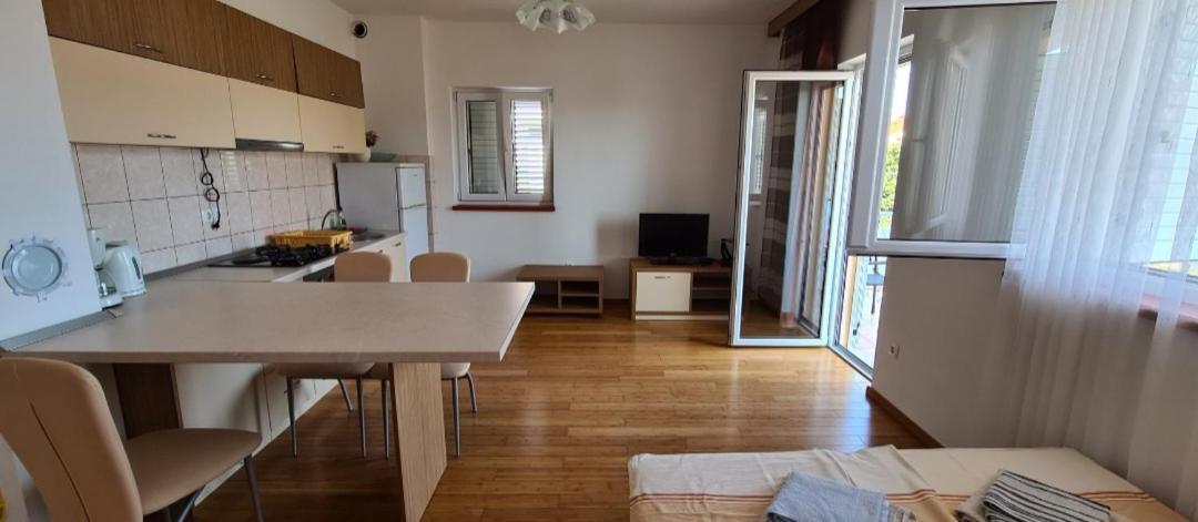 Apartmani Gizela Donji Seget Cameră foto