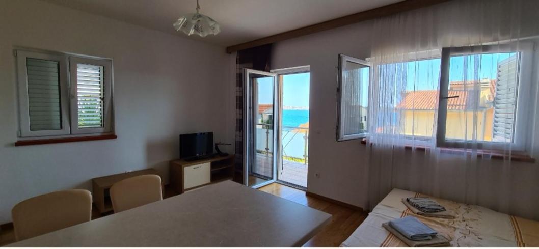 Apartmani Gizela Donji Seget Cameră foto