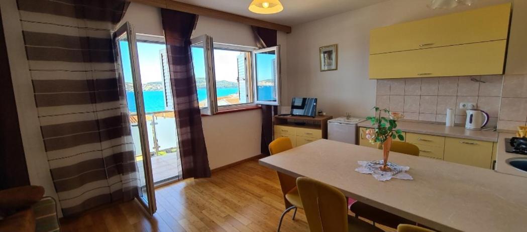 Apartmani Gizela Donji Seget Cameră foto