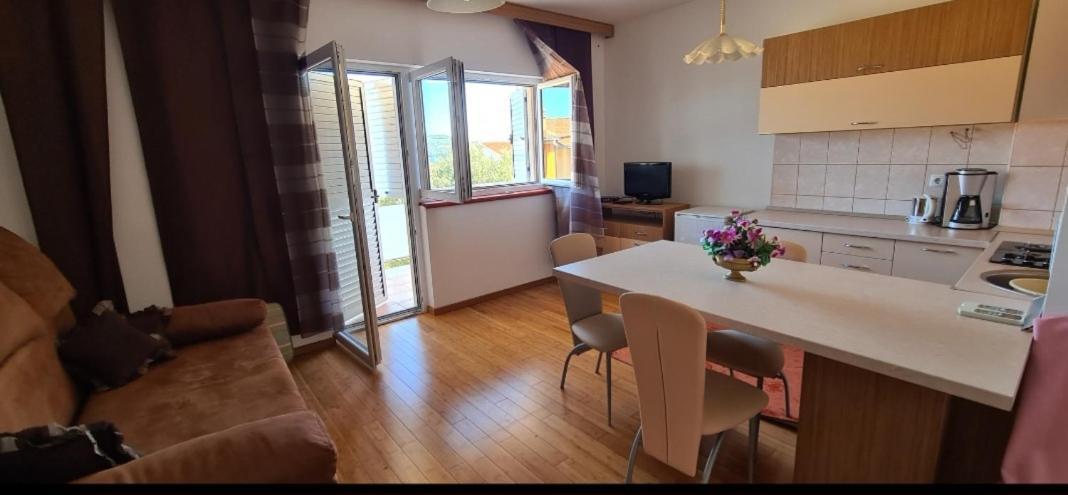 Apartmani Gizela Donji Seget Cameră foto